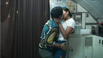 Жаркая сцена секса со стюардессой из индийского кино