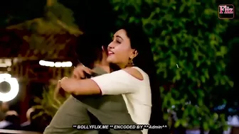 Индийская невеста не вытерпела и позволила молодому жениху трахнуть себя раком в ванной